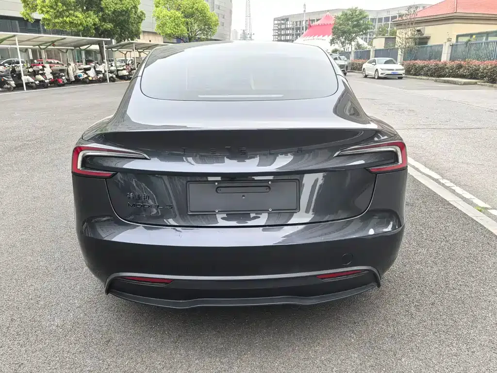Tesla Model 3 — фото 6
