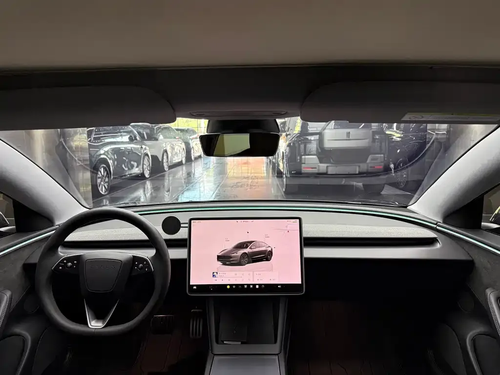 Tesla Model 3 — фото 7