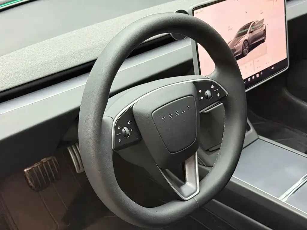 Tesla Model 3 — фото 6