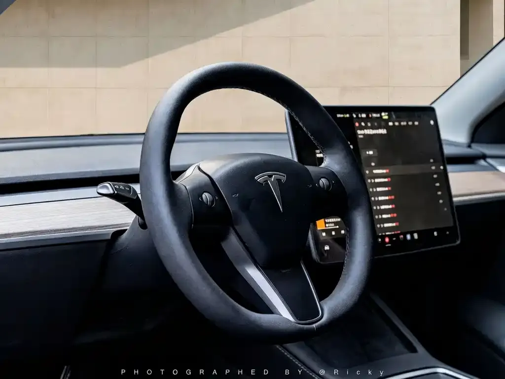 Tesla Model 3 — фото 8