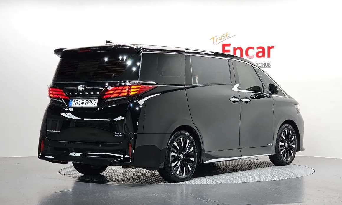 Toyota Alphard — фото 10