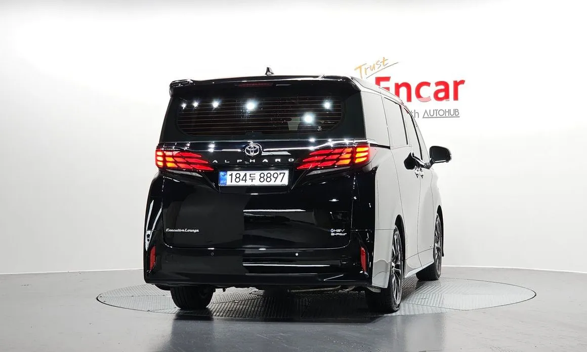 Toyota Alphard — фото 3