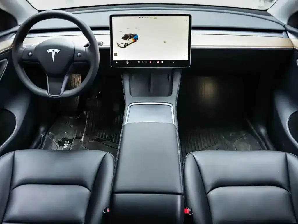 Tesla Model Y — фото 6