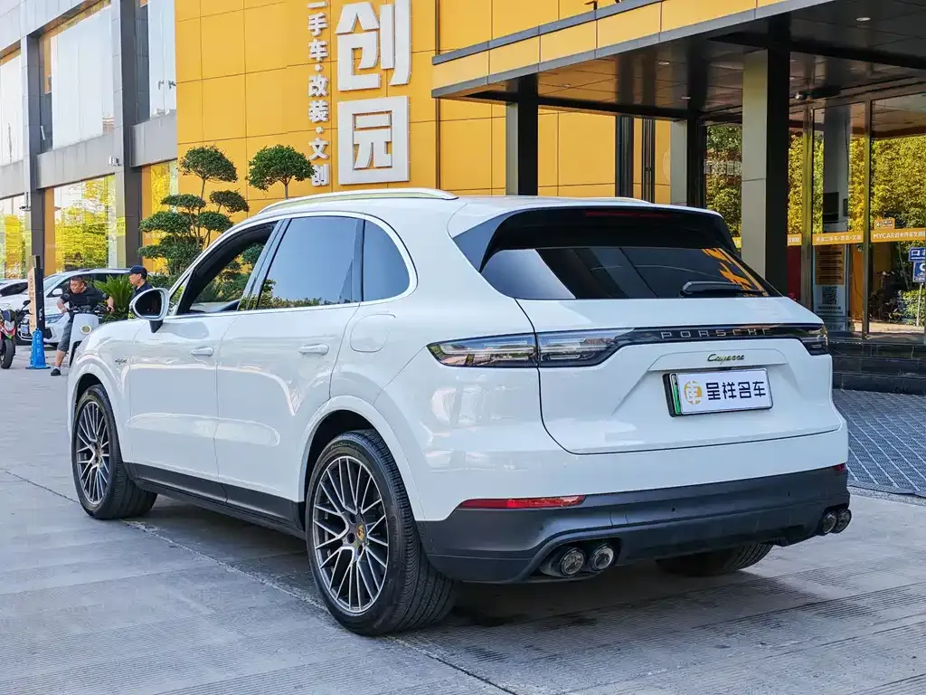Porsche Cayenne Hybrid — фото 10