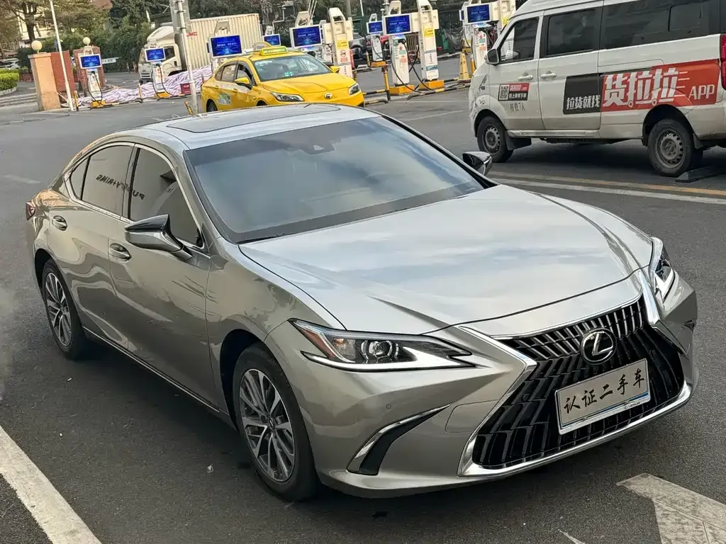 Lexus ES — фото 8