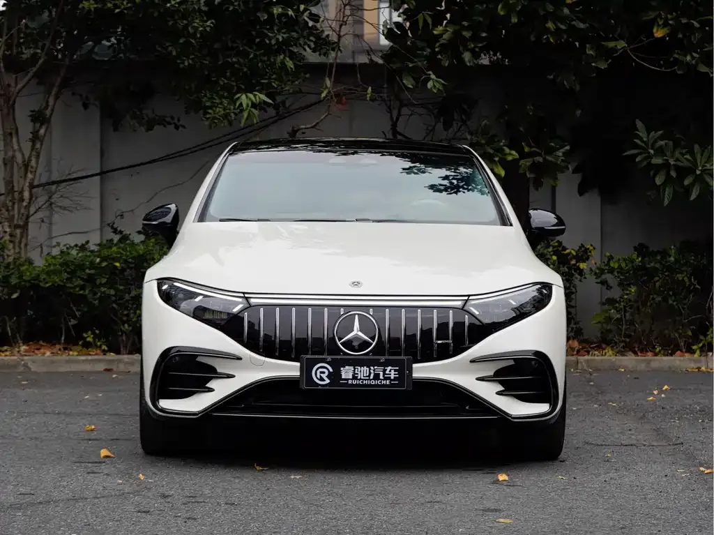 Mercedes-Benz EQS AMG — фото 6