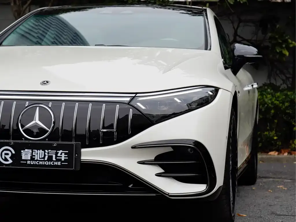 Mercedes-Benz EQS AMG — фото 5