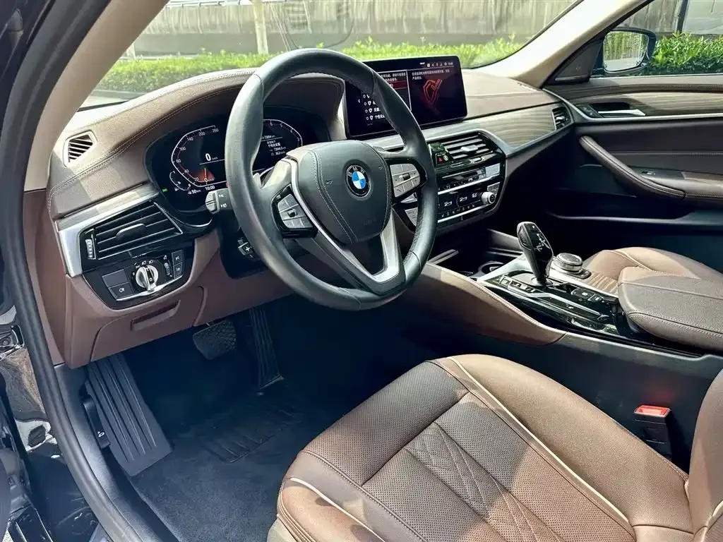BMW 5 Series — фото 2