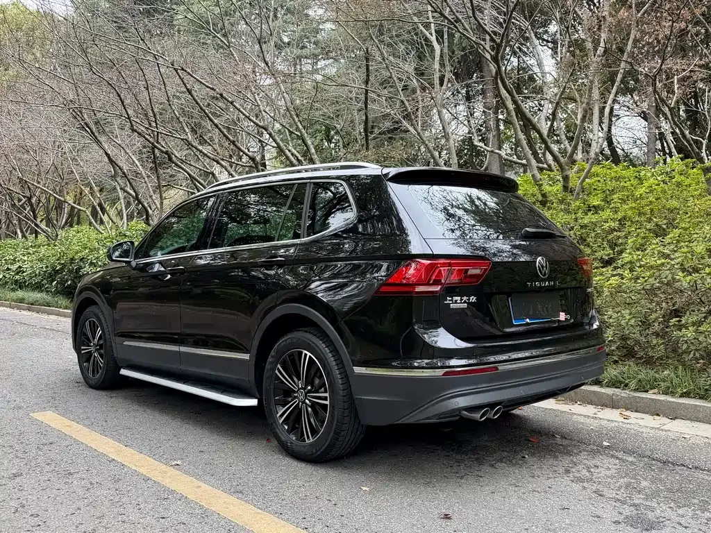 Volkswagen Tiguan L — фото 9