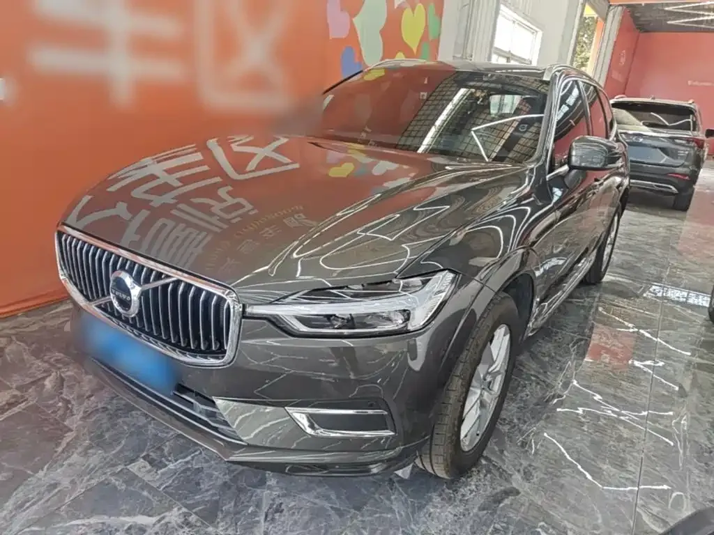 Volvo XC60 — фото 1