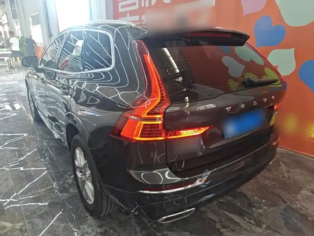 Volvo XC60 — фото 9