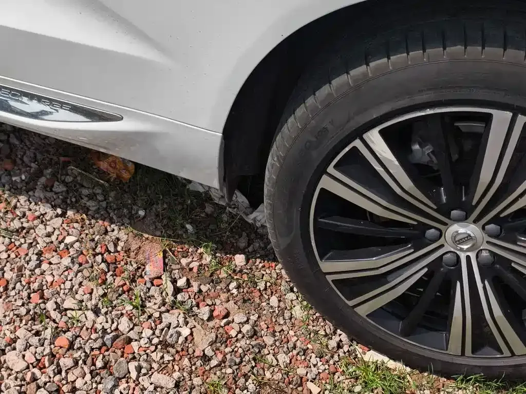 Volvo XC60 PHEV 2022 из CN, фото 9
