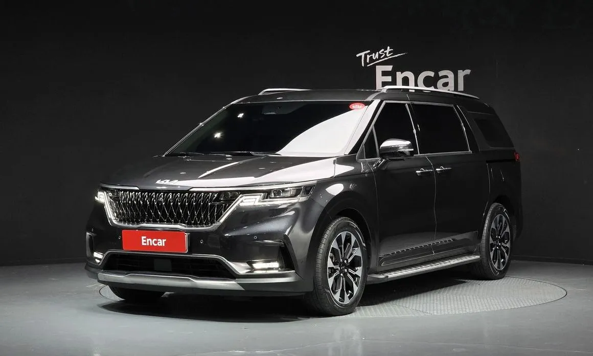 Kia Carnival — фото 1