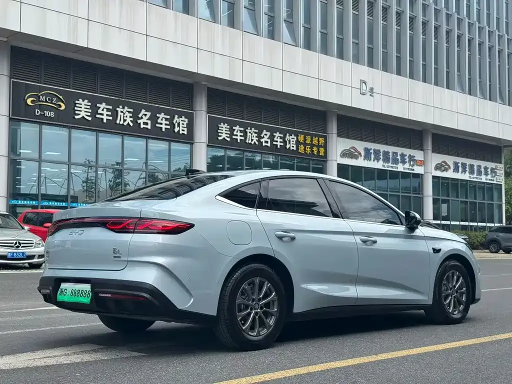 BYD Qin L — фото 5