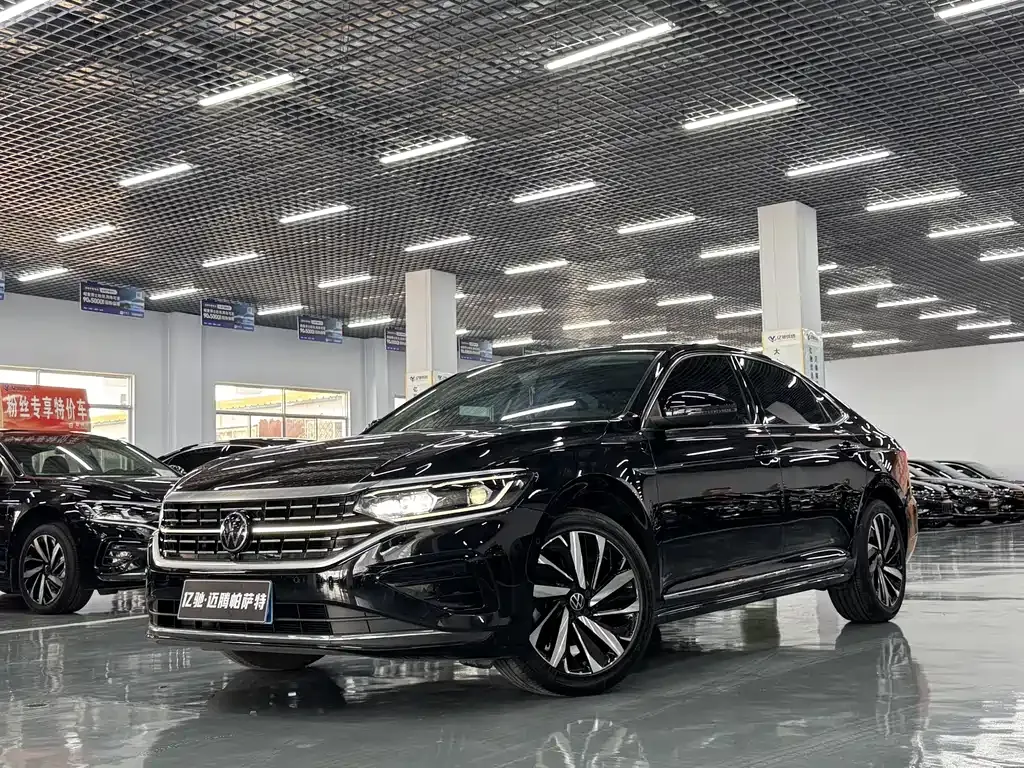 Volkswagen Passat — фото 1