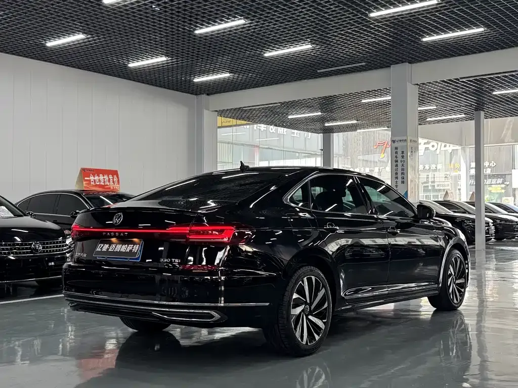 Volkswagen Passat — фото 7
