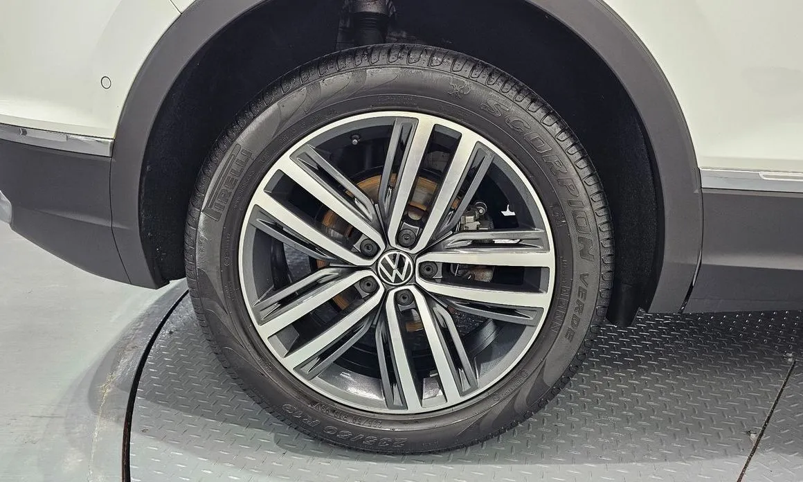Volkswagen Tiguan — фото 10