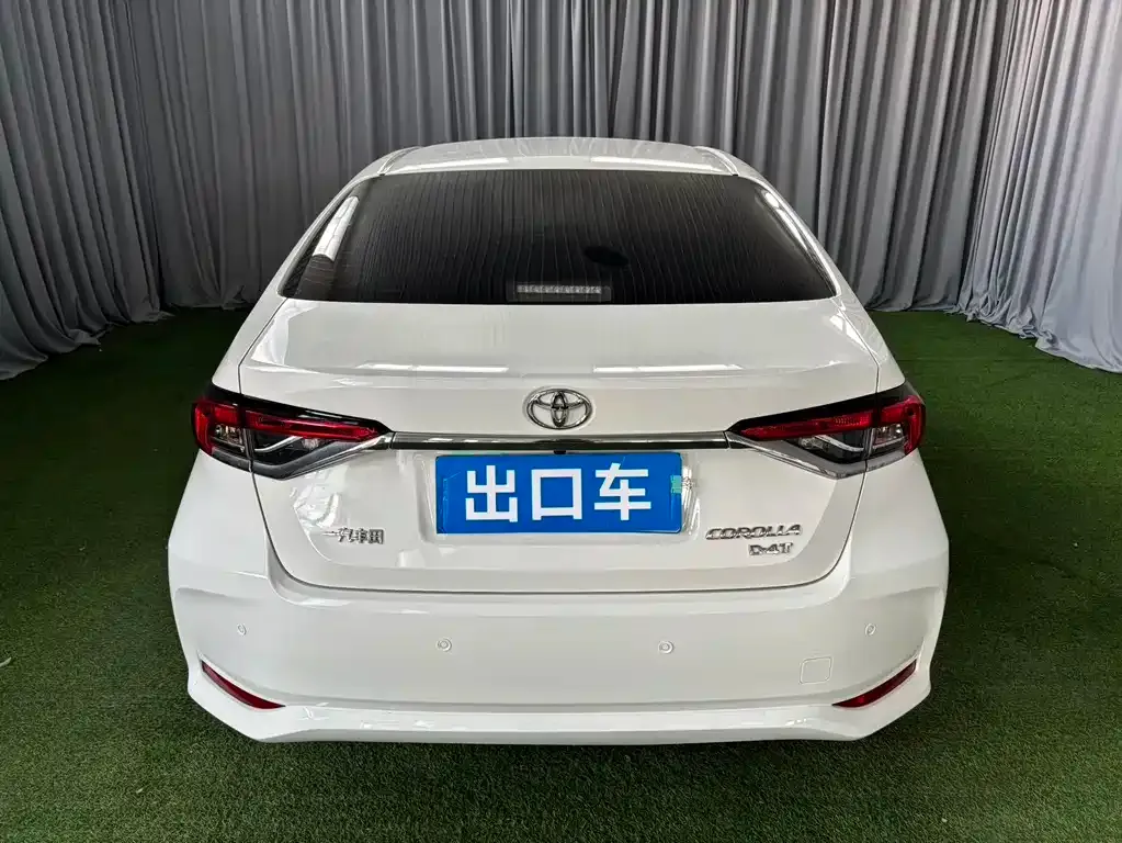 Toyota Corolla — фото 8