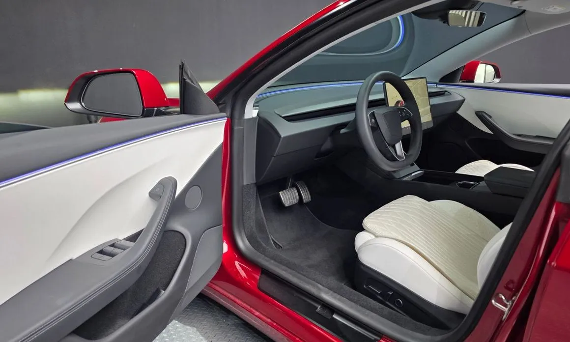 Tesla Model 3 — фото 10