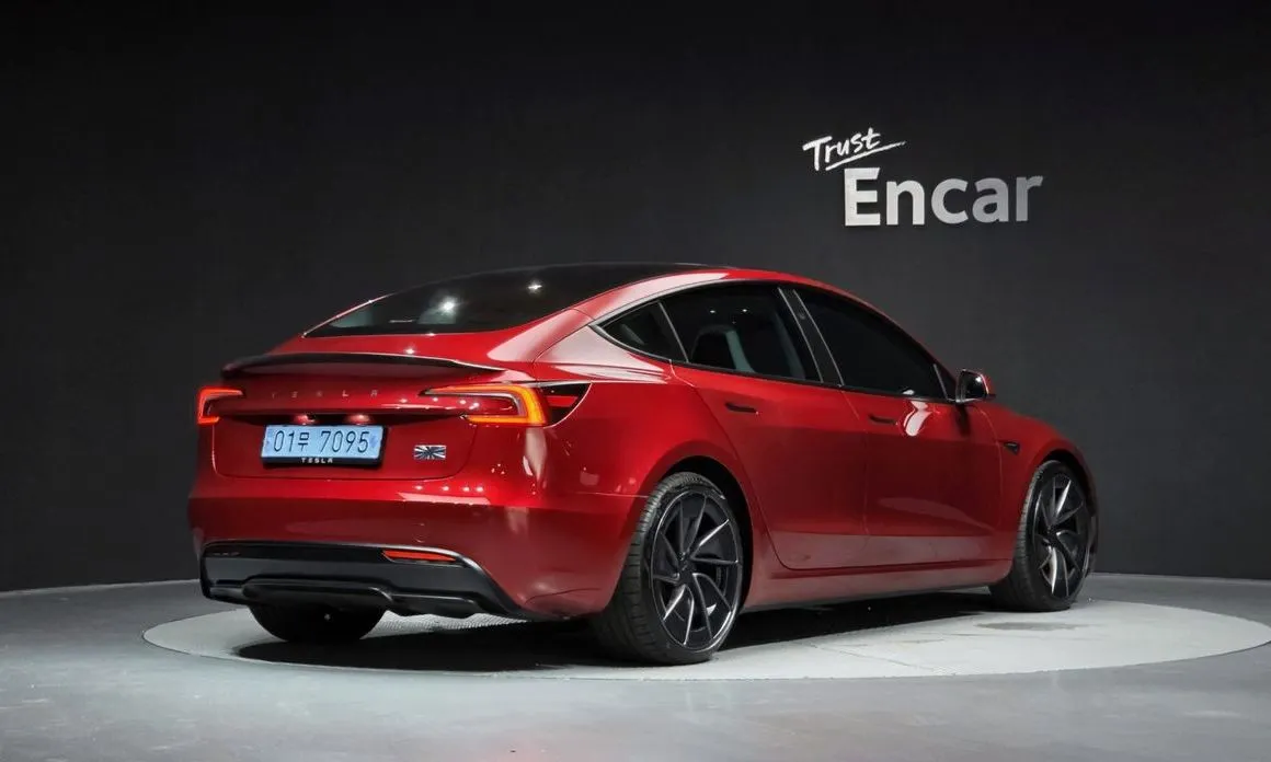 Tesla Model 3 — фото 6