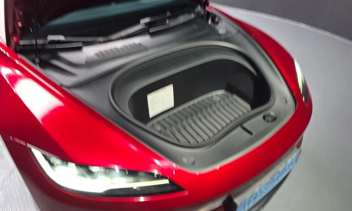 Tesla Model 3 — фото 4