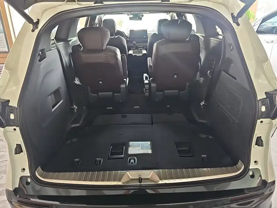 Toyota Granvia — фото 8