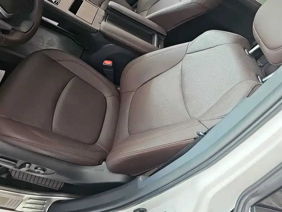 Toyota Granvia — фото 5
