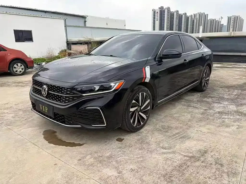 Volkswagen Passat — фото 1