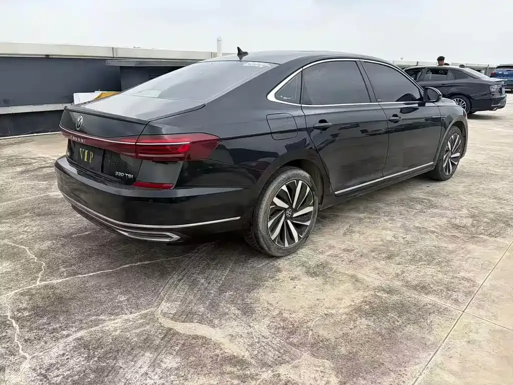 Volkswagen Passat — фото 7
