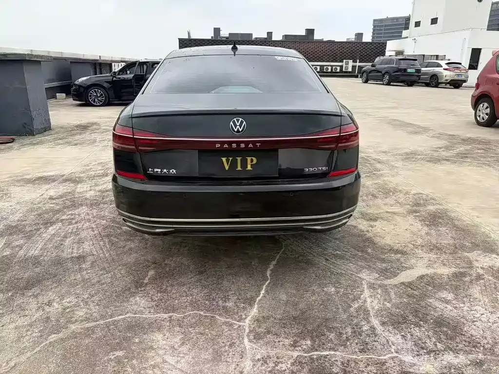 Volkswagen Passat — фото 6