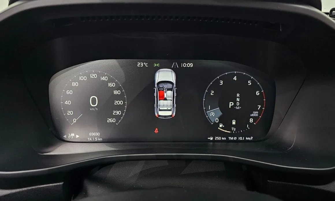 Volvo XC40 2022 из KR, фото 10