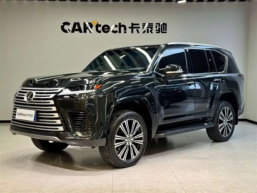 Lexus LX — фото 1