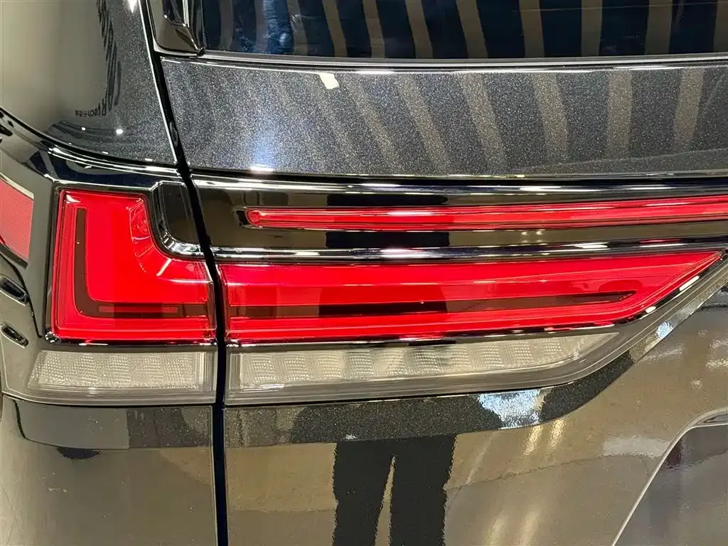 Lexus LX — фото 8