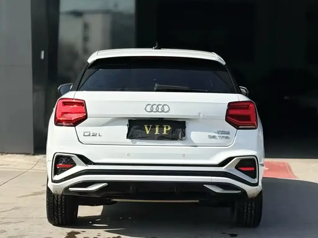 Audi Q2L 2023 из CN, фото 2