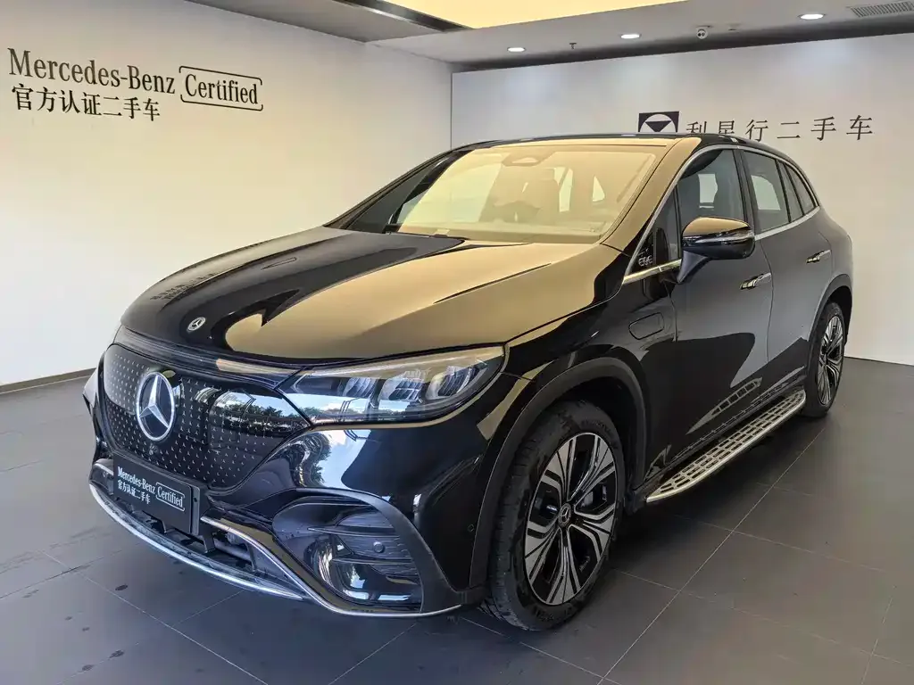 Mercedes-Benz EQE SUV — фото 1