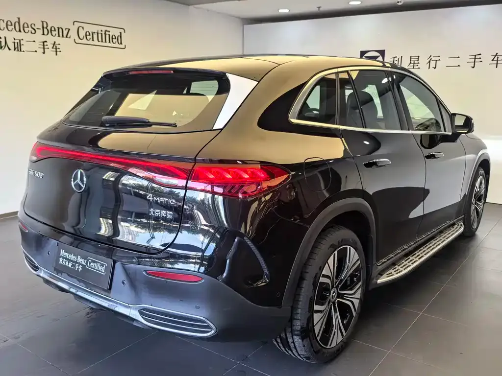 Mercedes-Benz EQE SUV — фото 7