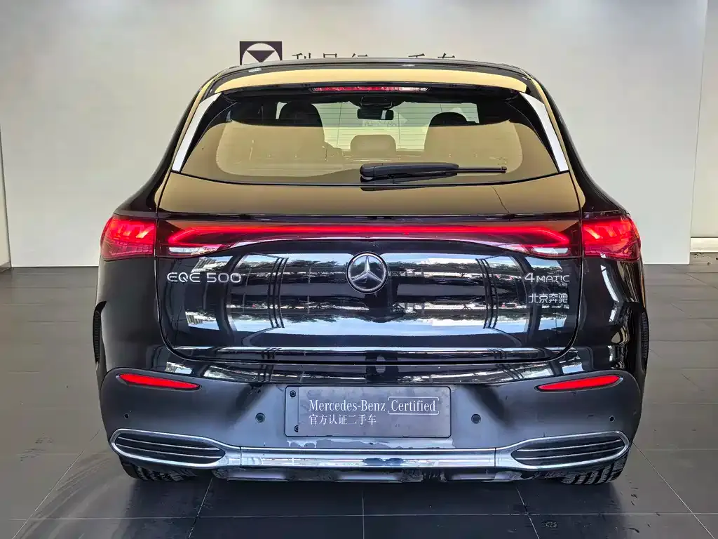 Mercedes-Benz EQE SUV — фото 9