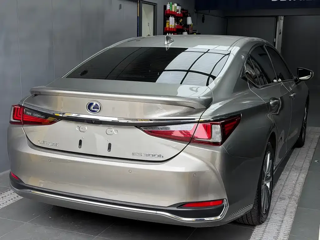 Lexus ES — фото 6