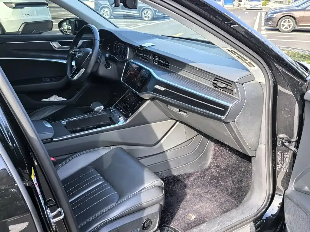 Audi A6L — фото 4