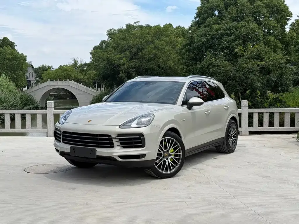 Porsche Cayenne Hybrid — фото 1