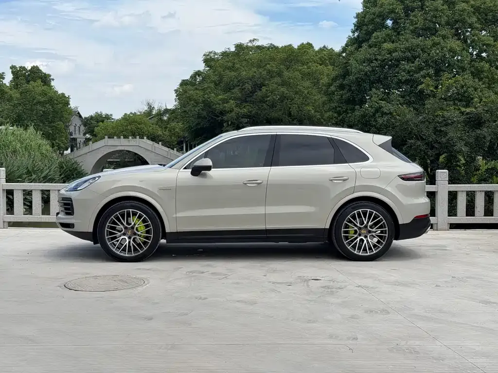 Porsche Cayenne Hybrid — фото 6