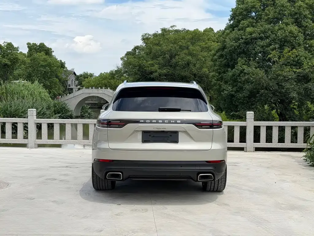 Porsche Cayenne Hybrid — фото 9