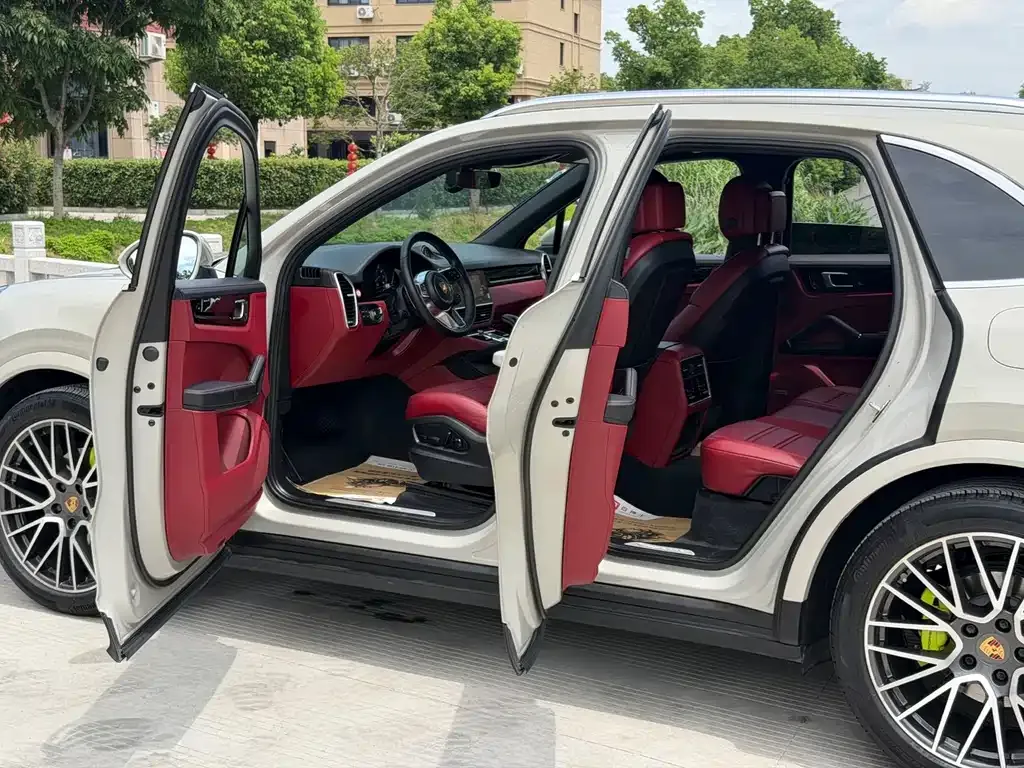 Porsche Cayenne Hybrid — фото 7