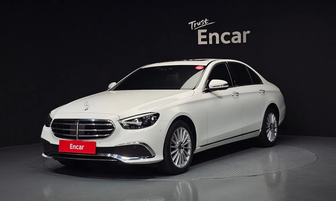 Mercedes-Benz E-Class — фото 1