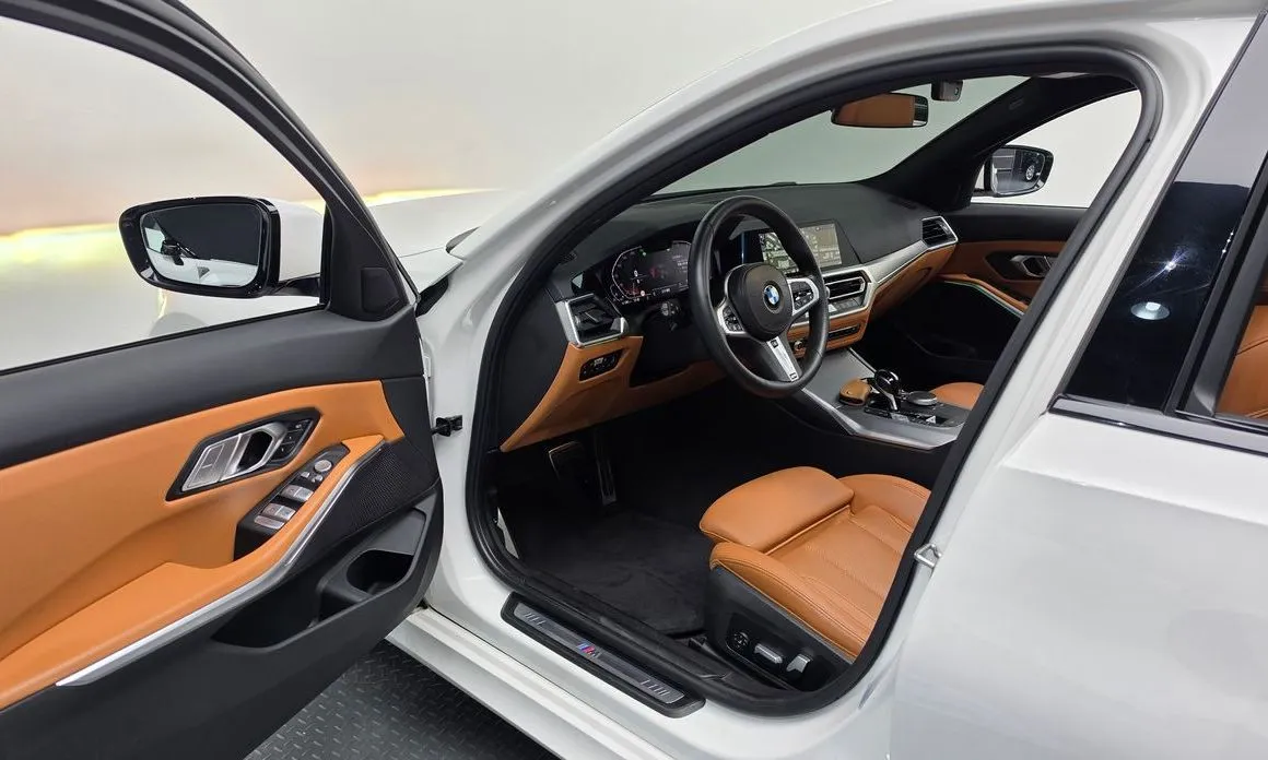 BMW 3-Series 2022 из KR, фото 2