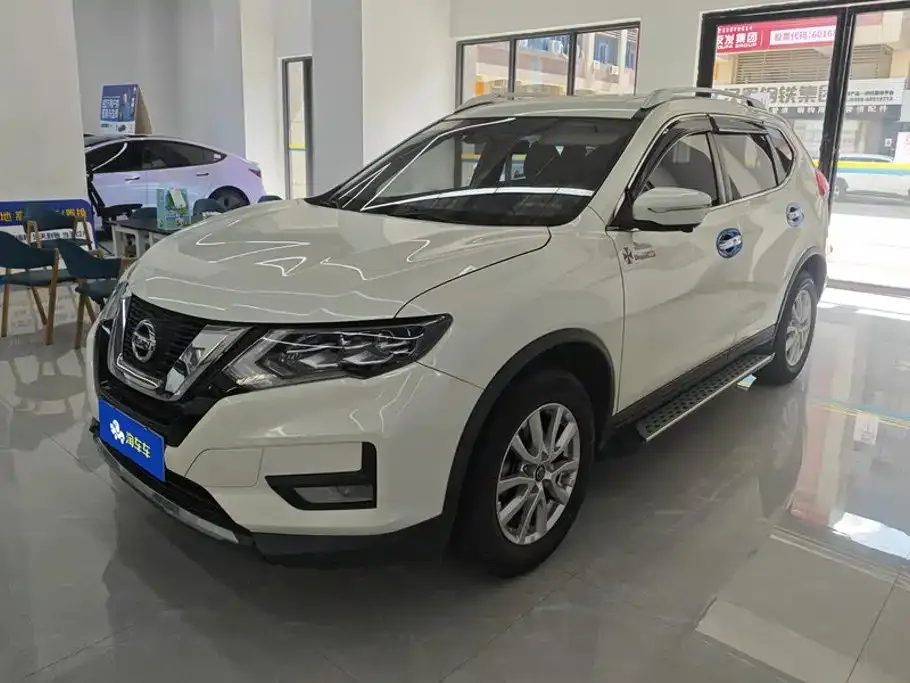 Nissan X-Trail — фото 1