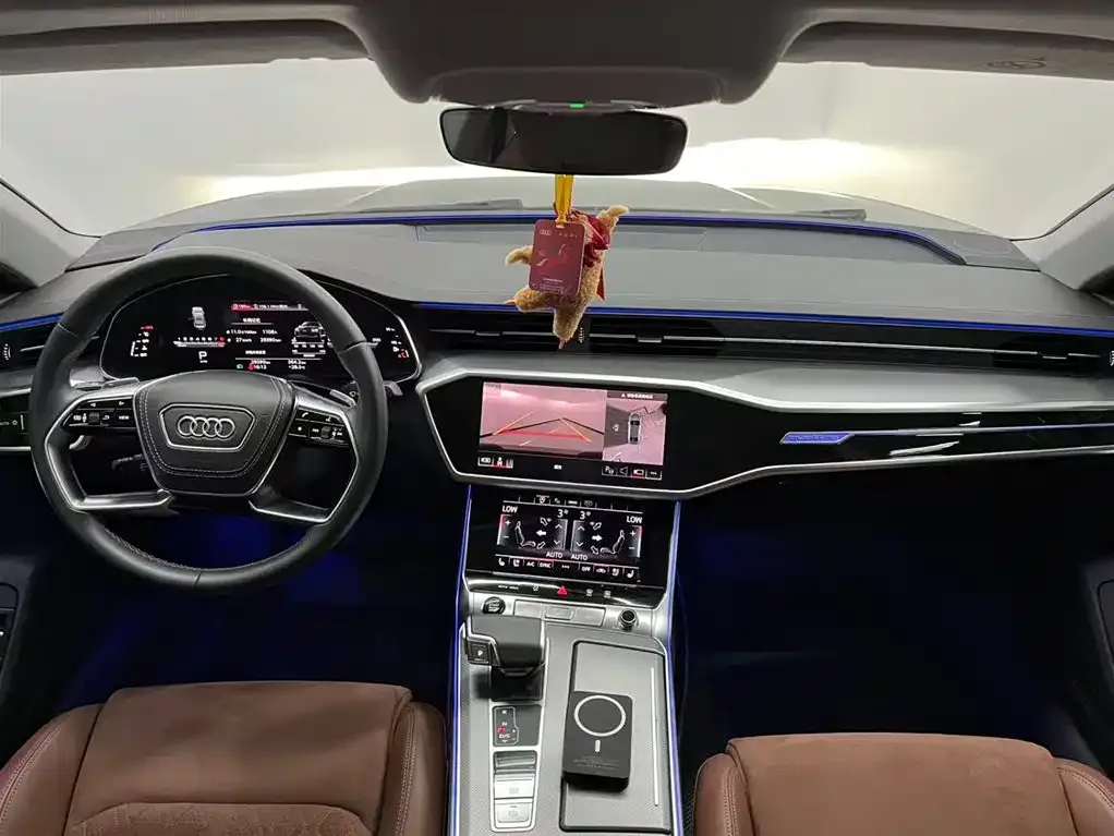 Audi A7L — фото 5