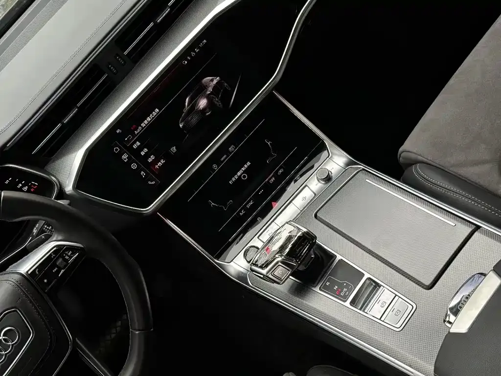 Audi A6L — фото 8