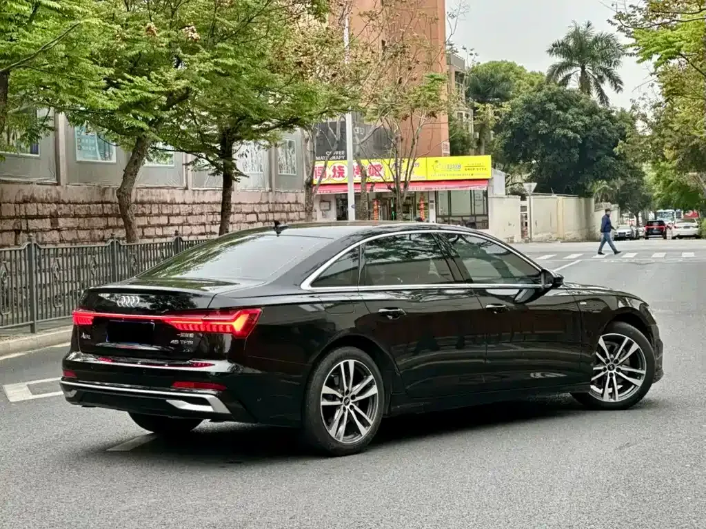 Audi A6L — фото 7