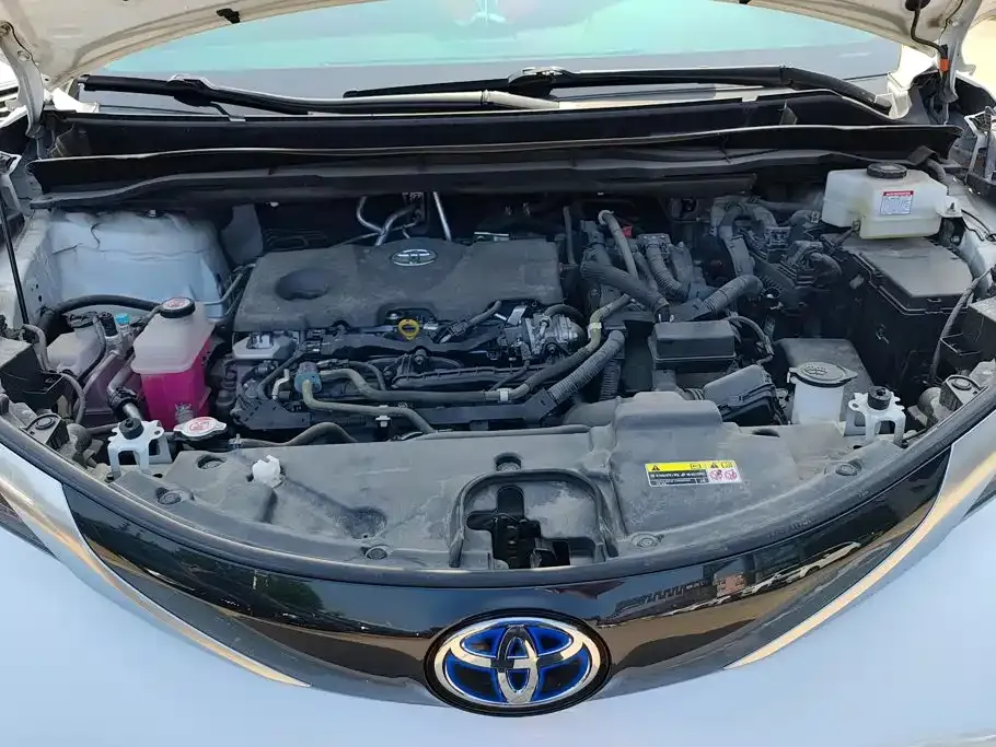 Toyota Granvia — фото 4